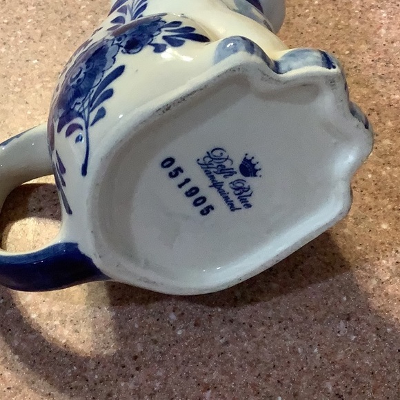 Delft Blue Cat Milk Jug Creamer with dark blue bow and markings NUMBERED - Picture 6 of 12